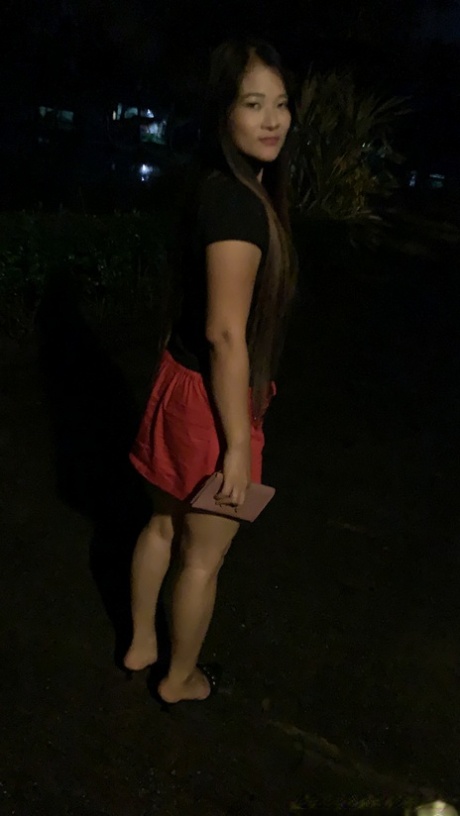 Pretty Asian girl Su D strips at the casting before having doggystyle sex