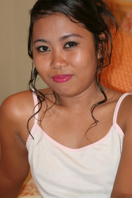 Chubby Filipina Princess Dacanay takes a white boner up her Asian pussy