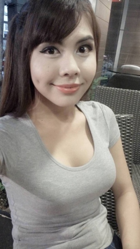 Pretty Asian shemale shows her lovely juicy tits in a sexy compilation