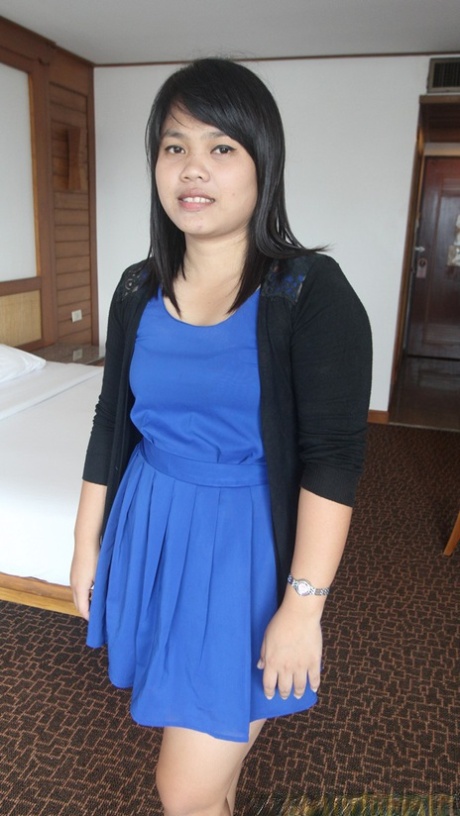 Chubby Thai babe Brandy strips & loses her virginity at the casting