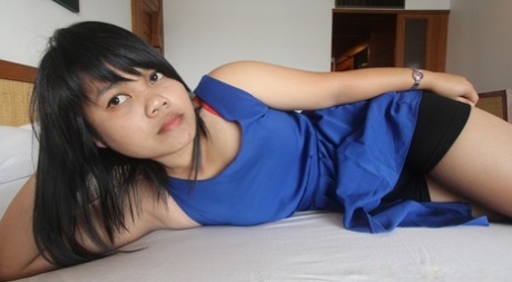 Chubby Thai babe Brandy strips & loses her virginity at the casting