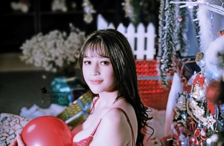 Brunette Vietnamese teen flaunts her cute titties and hot bum in a solo
