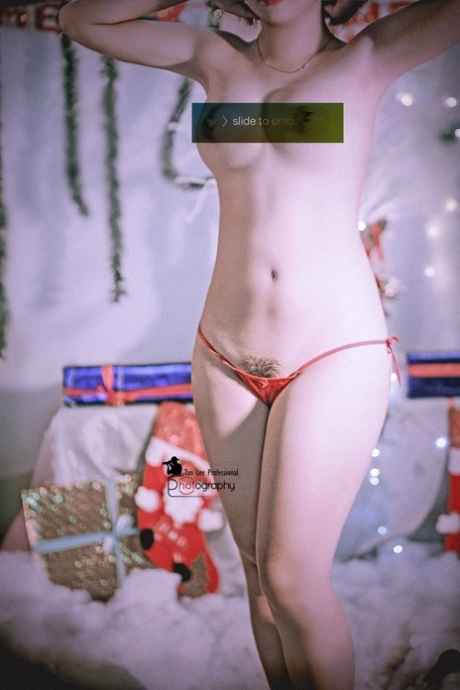 Brunette Vietnamese teen flaunts her cute titties and hot bum in a solo