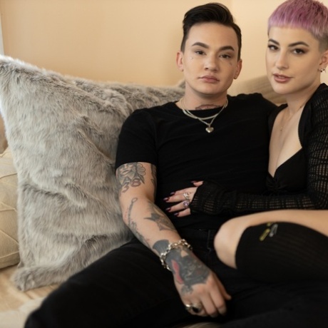 Pink-haired girlfriend Nikki Hearts toys her pussy in her boyfriend's presence