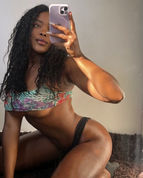 Sexy Latina Luana takes selfies of her incredible curves in the mirror