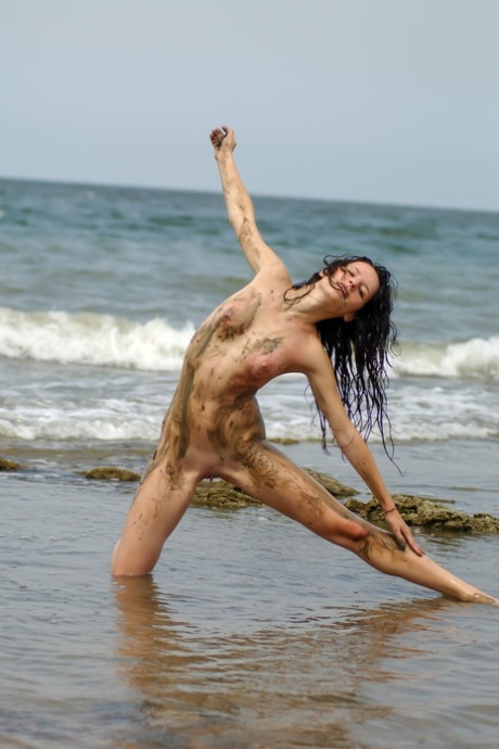 Stunning 18 performed by Eldoris Q Hot Images