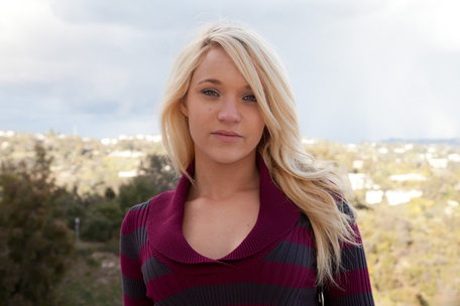Platinum blonde teen Tegan Summers poses & flashes her cute boobs in public