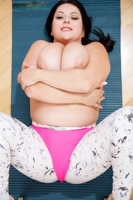 Porn Megaload performed by Agnes Poulin Naked Porn Pics